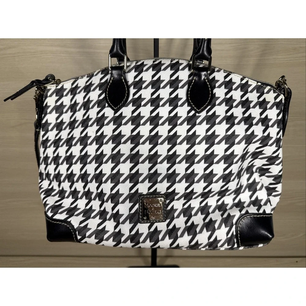 Dooney & Bourke unique bold